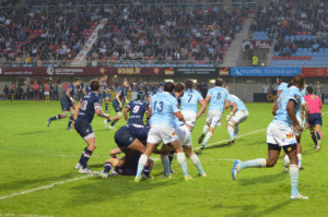 Players playing Rugby like Mariano Iduba