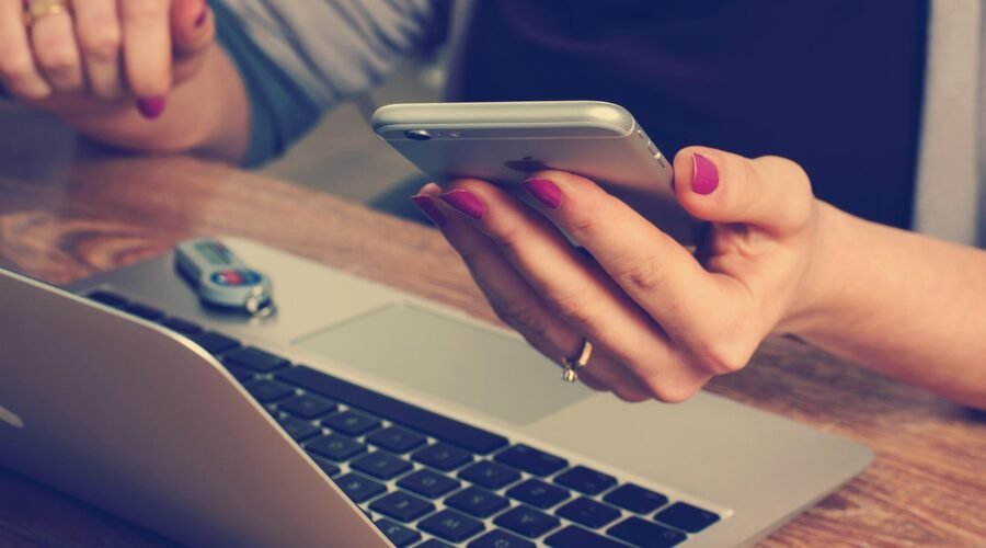 Person Synchronisation between devices with Sinkom
