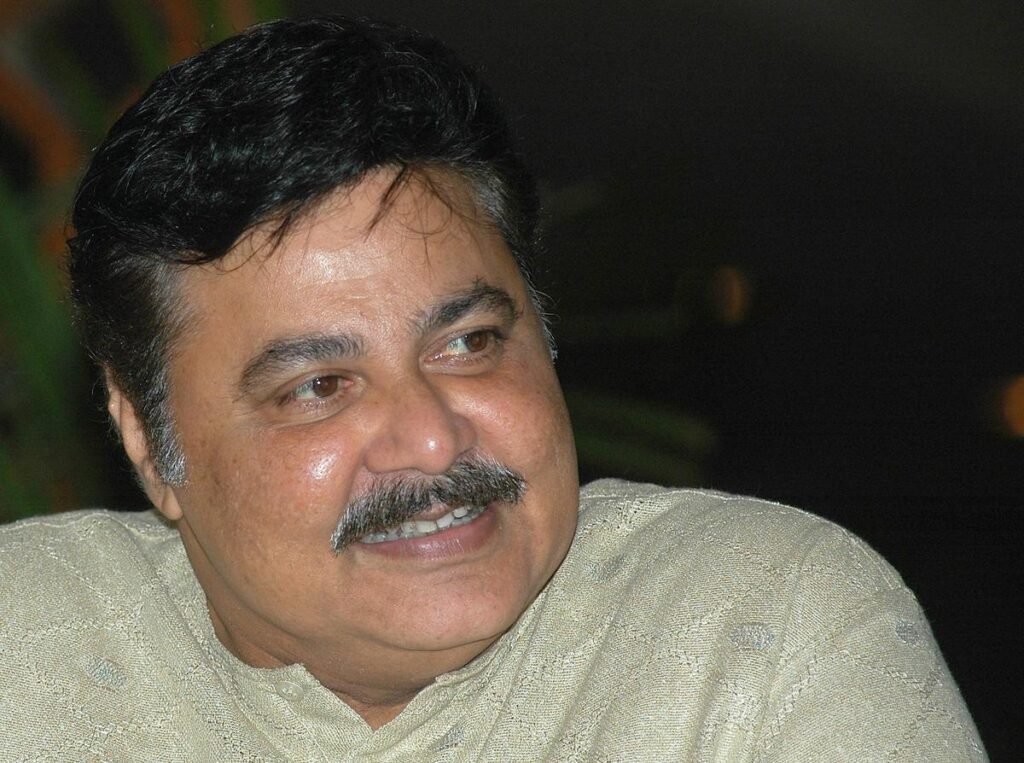 Hospital reveals Satish Shah was found unresponsive at home, could not be revived despite CPR Satish Shah